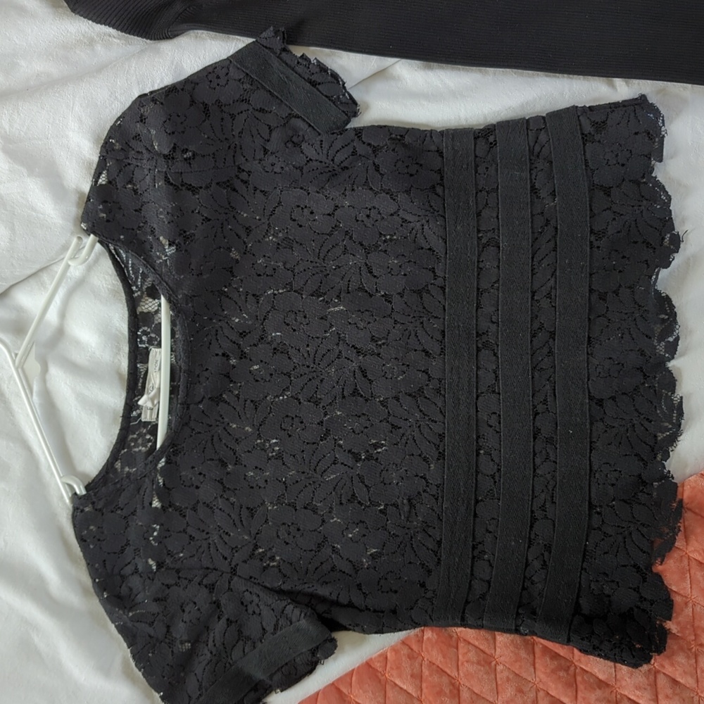 Scalloped Lace Top